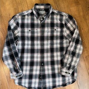 Carhartt Relaxed Fit Heavy Duty Plaid Flannel Button Down Shirt. Size Medium